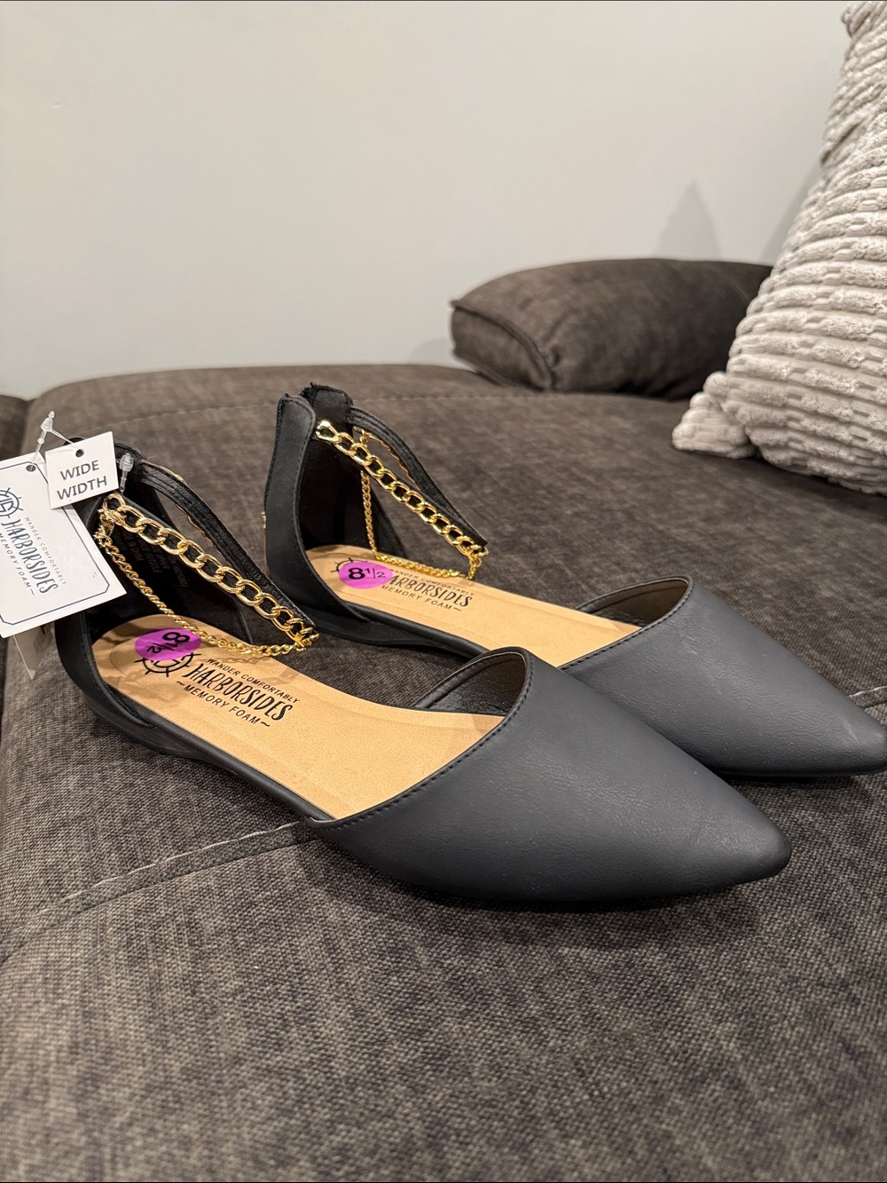 Women’s 8 1/2 Wide Width Black Pointed D'Orsay Flats with Gold Chain Accent